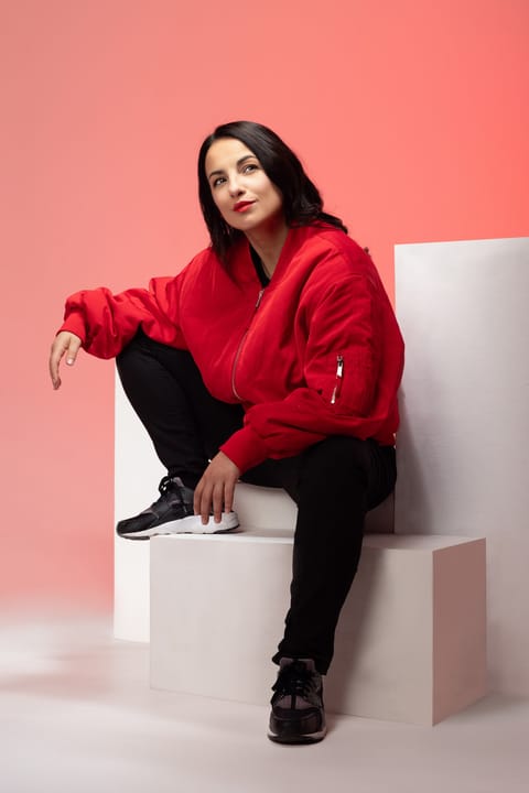Le bomber rouge, sur les cubes
