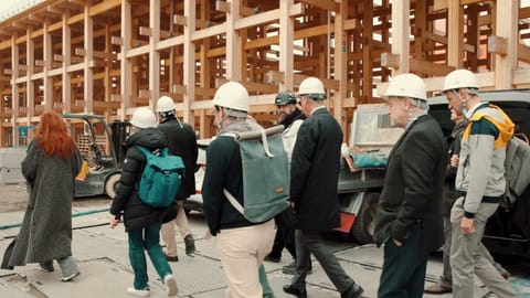 Visite de chantier, au pied du Grand Ring